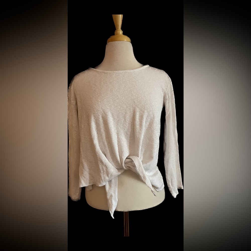 Cool and Casual Knotted Women's Top